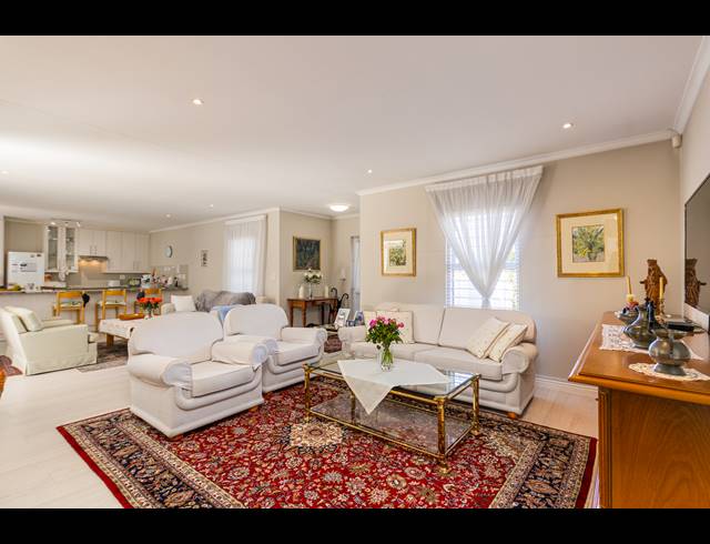 4 BEDROOM FREESTANDING FOR SALE IN SUNNINGDALE